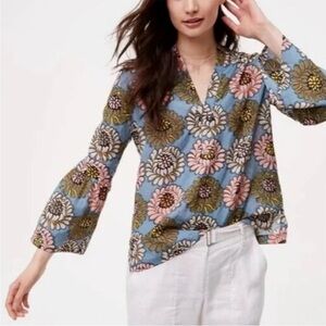 Ann Taylor Loft The Softened Floral Bell Sleeved Popover Shirt Sz. Med